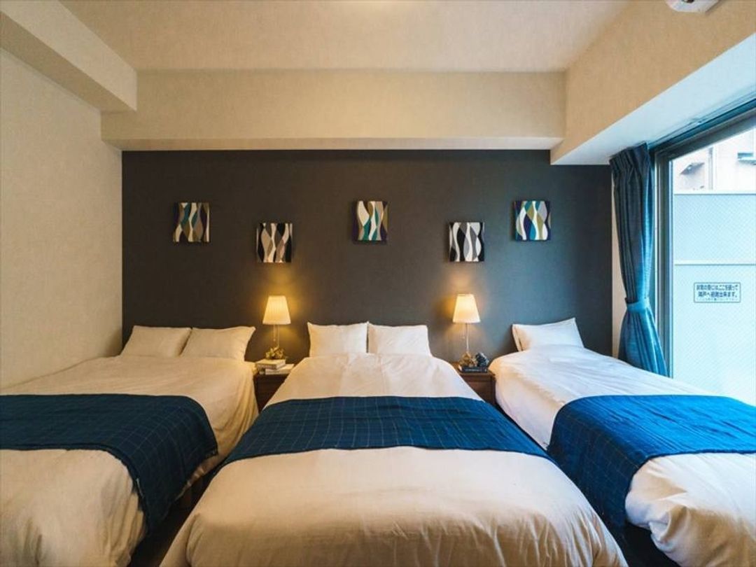 Walking to Shinsaibashi, Namba, and Dotonbori! 4min to Nagahoribashi Station/Max7pax