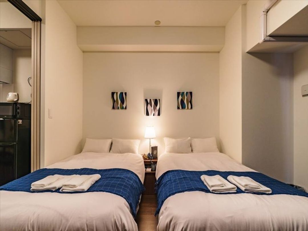 Walking to Shinsaibashi, Namba, and Dotonbori! 4min to Nagahoribashi Station/Max7pax