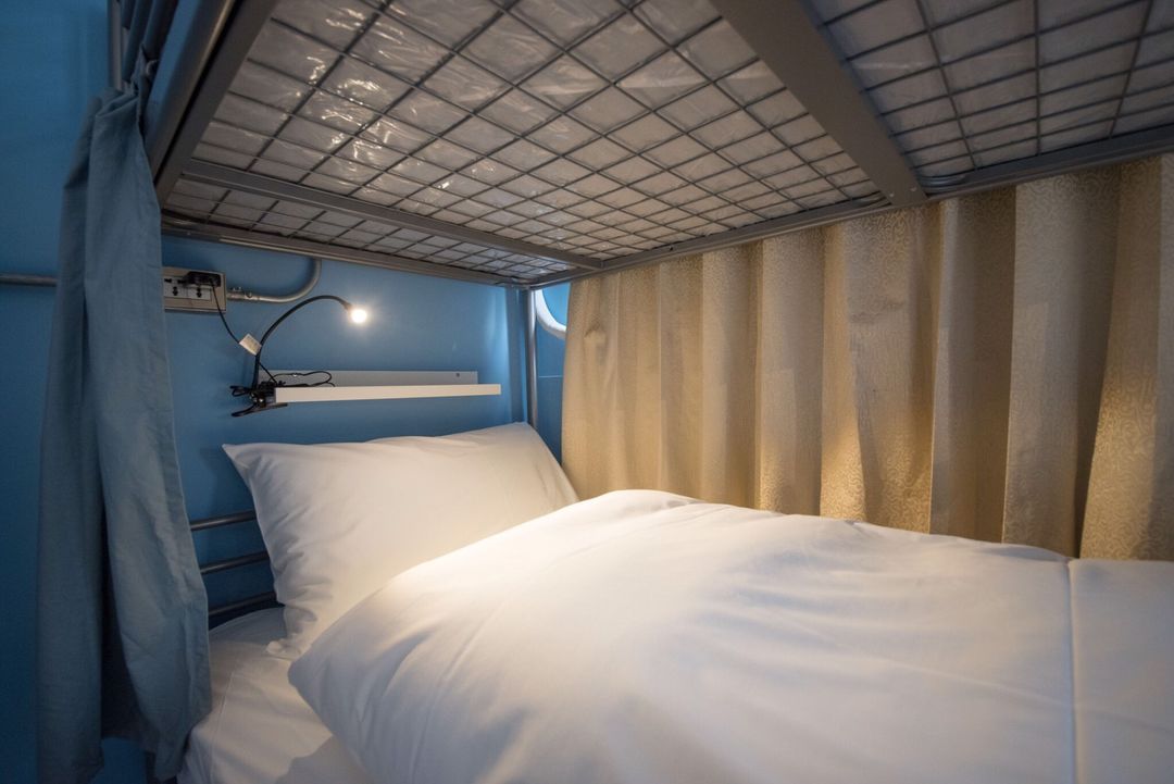 背包客床位 (Bunk bed)