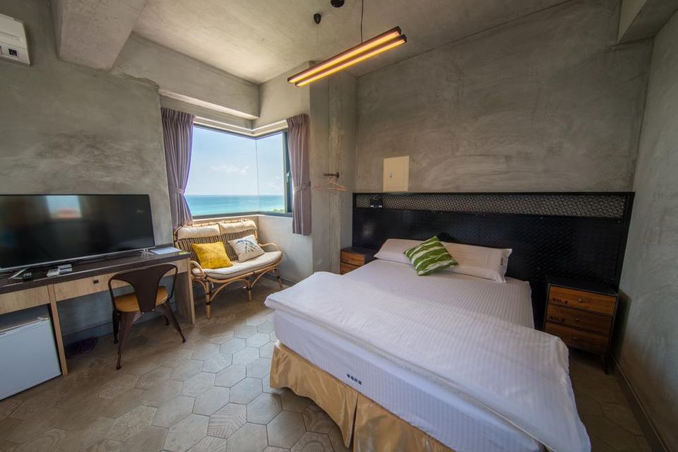 山水衝浪民宿二館-雙人房(一大床)-海景