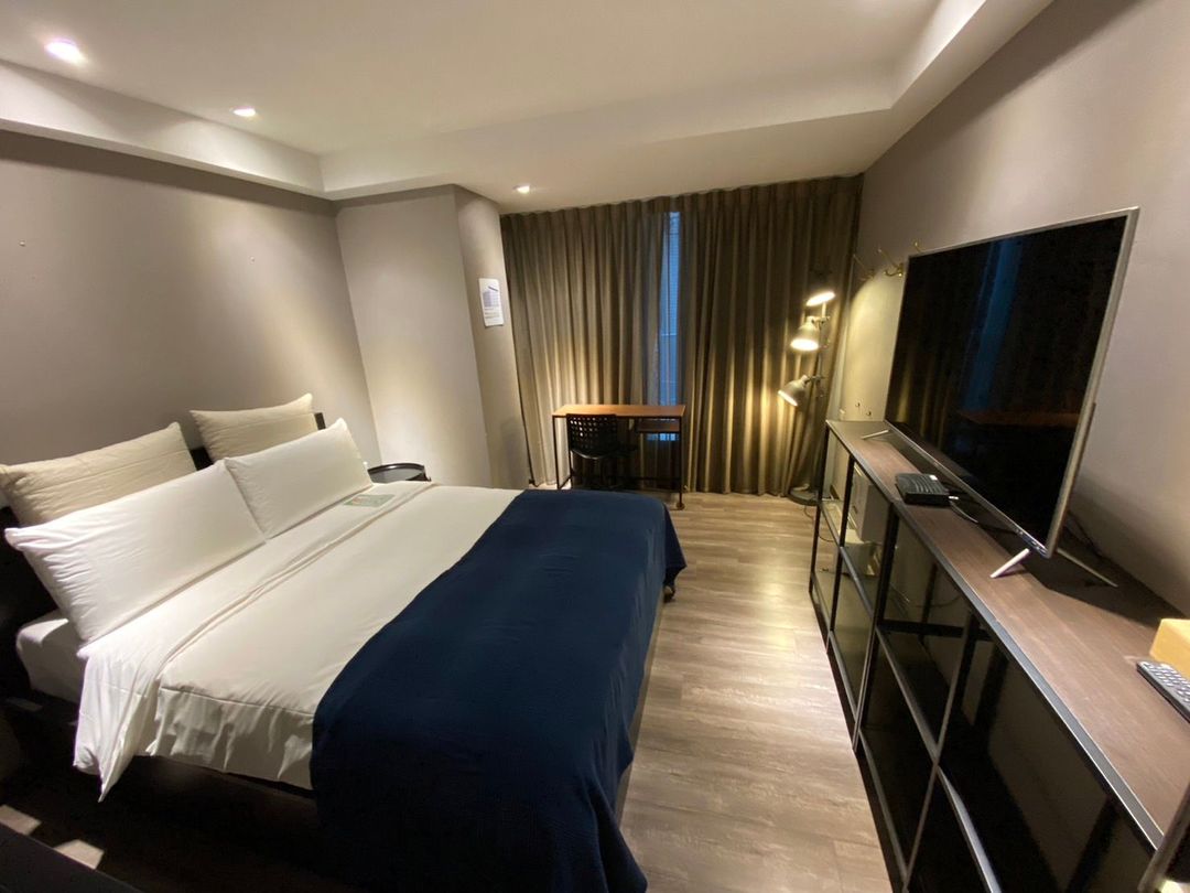 YOMI HOTEL