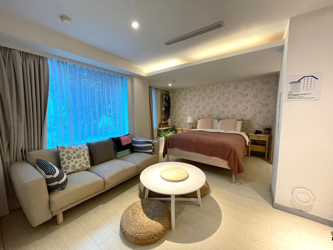 YOMI HOTEL