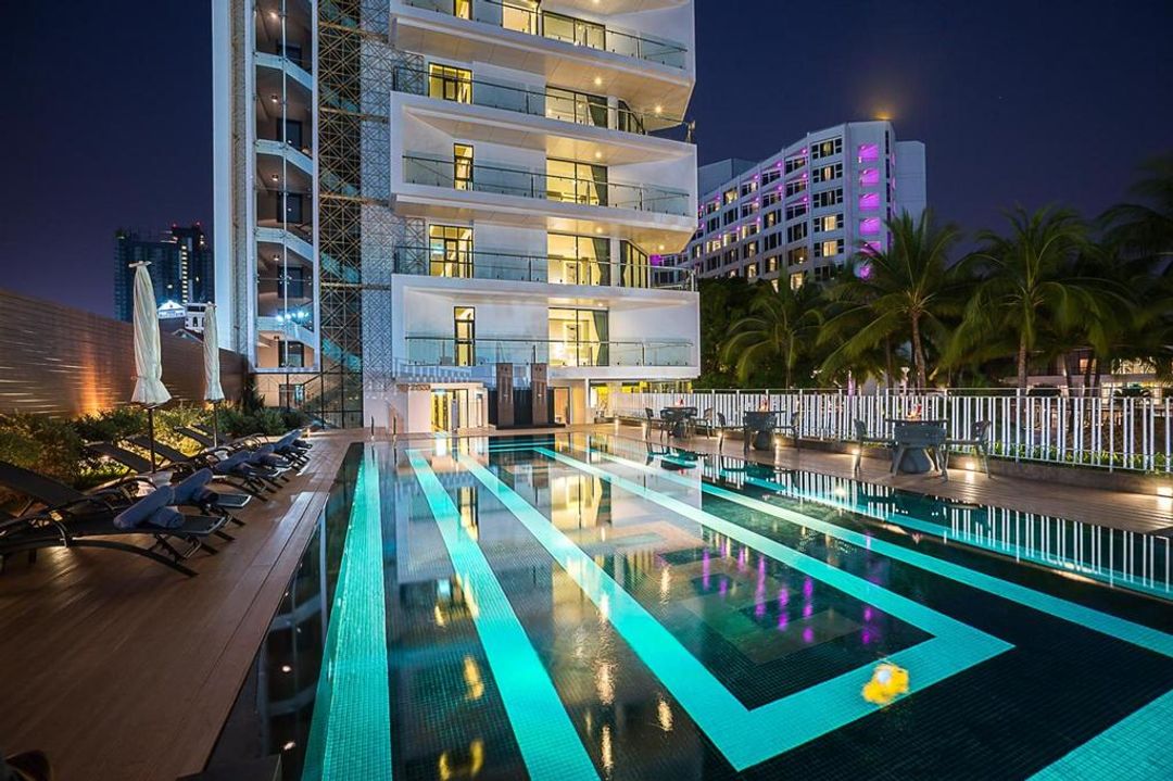 Swimming pool