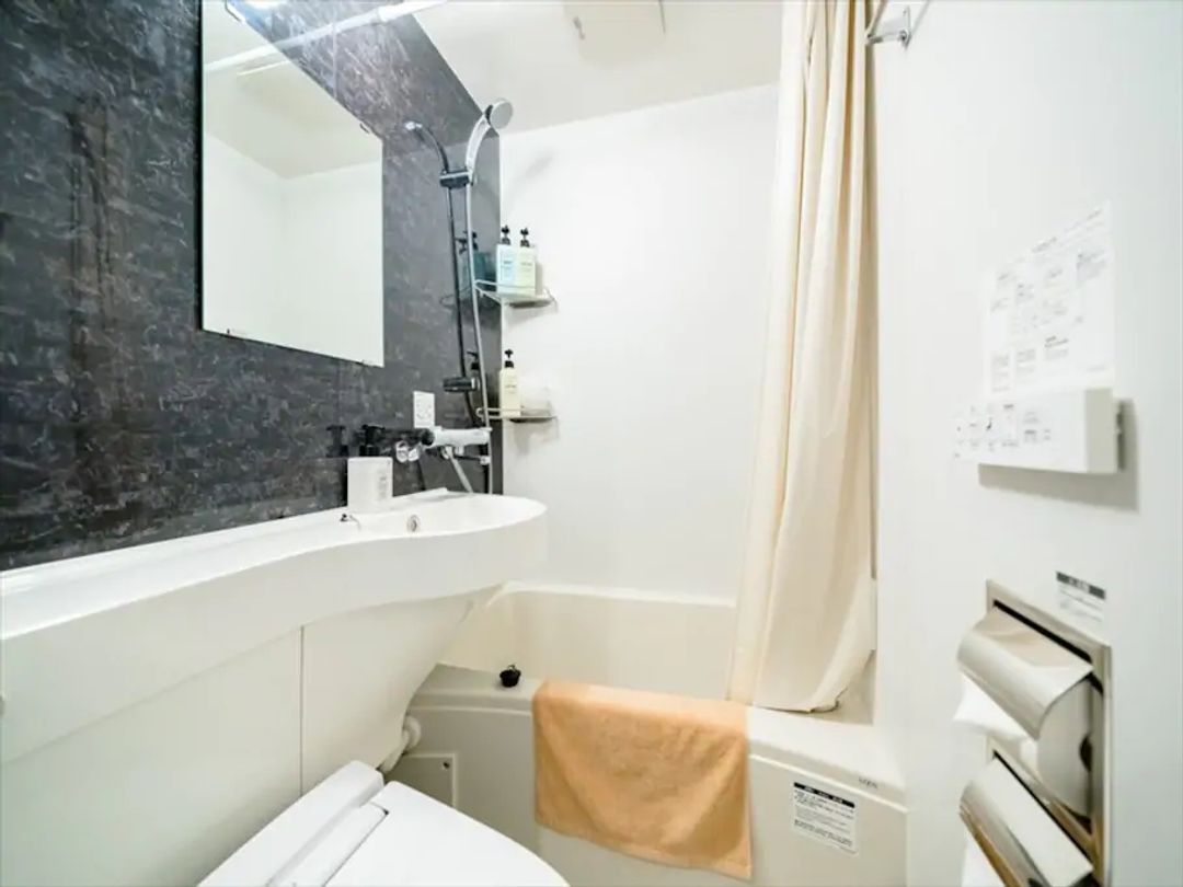 5min walk from JR Komagome/9min walk to cherry blossom and autumn foliage garden / Private room