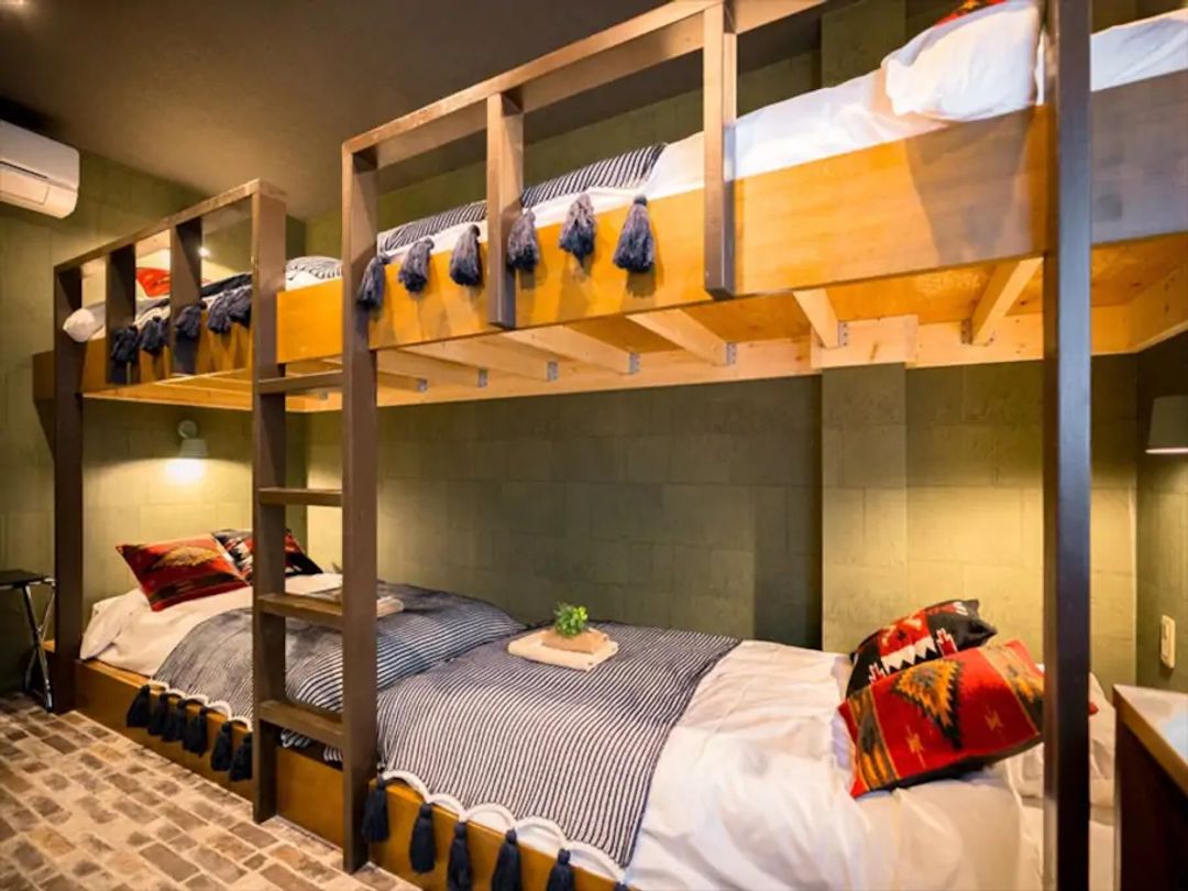 5min walk from JR Komagome/9min walk to cherry blossom and autumn foliage garden / Private room