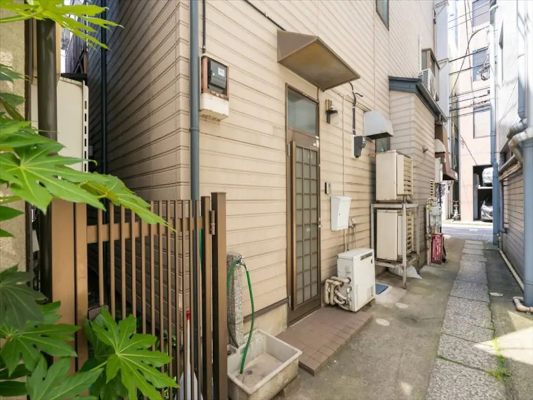 東京巨蛋步行12分鐘/車站步行5分鐘/大學校區環繞/2樓單間/最多可住2人