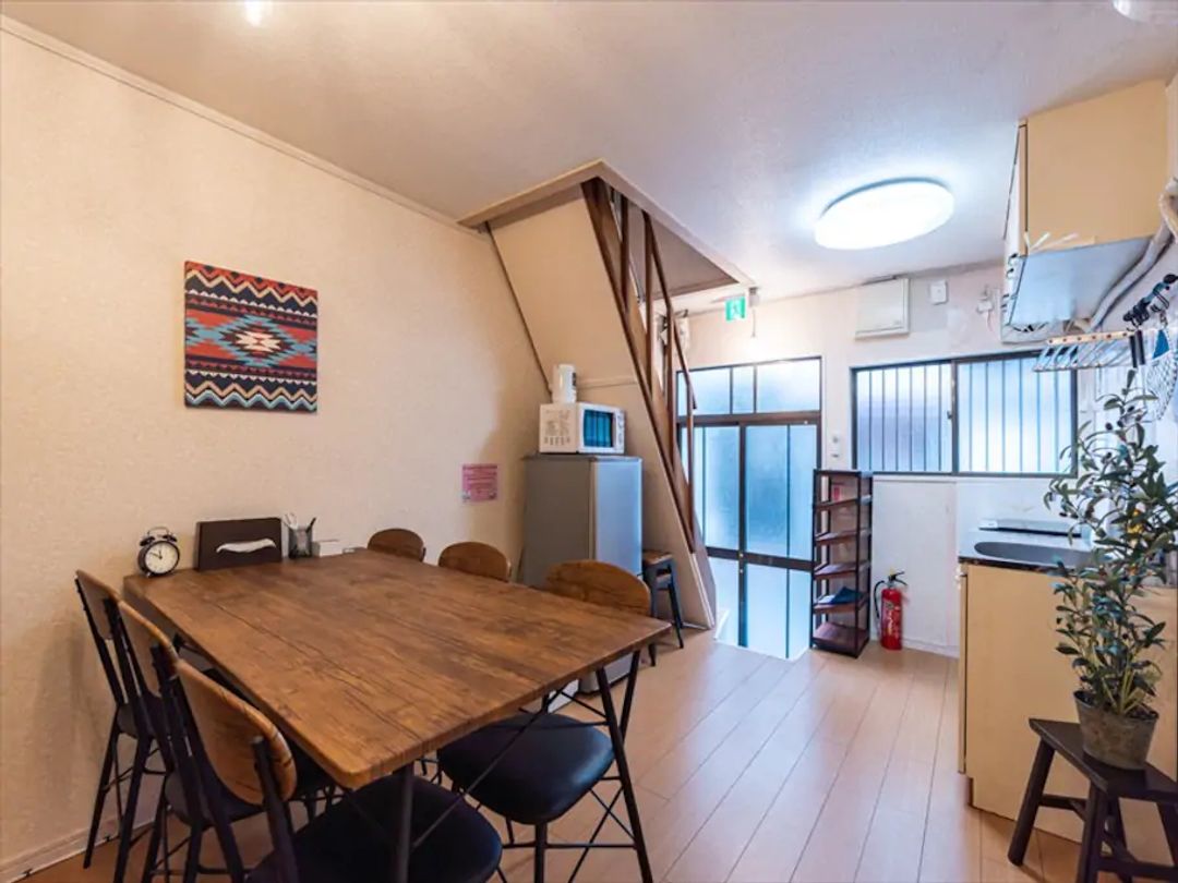 5min walk from Kyobashi Station/2-story house!55㎡/2LDK/Max 8pax