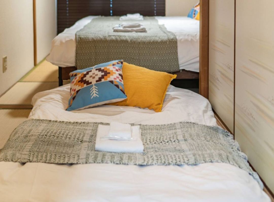 5min walk from Kyobashi Station/2-story house!55㎡/2LDK/Max 8pax