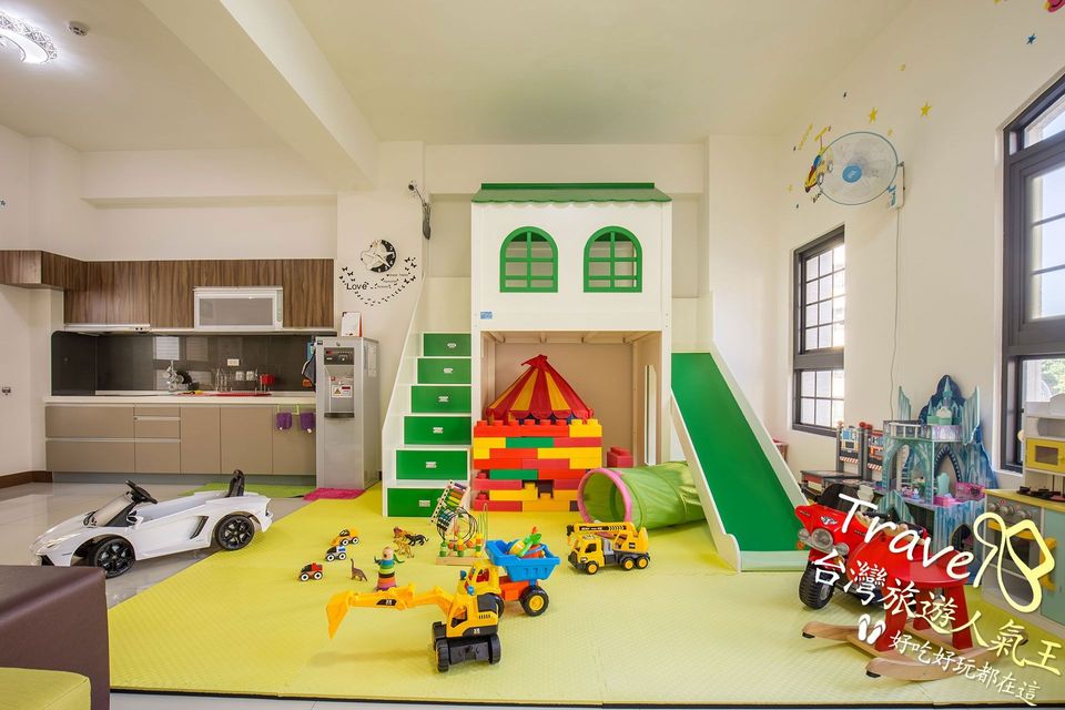 高雄世運主場館民宿推薦，JS23溜滑梯親子民宿-2