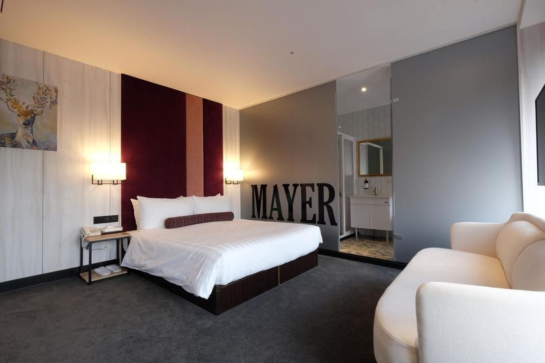 MAYER INN