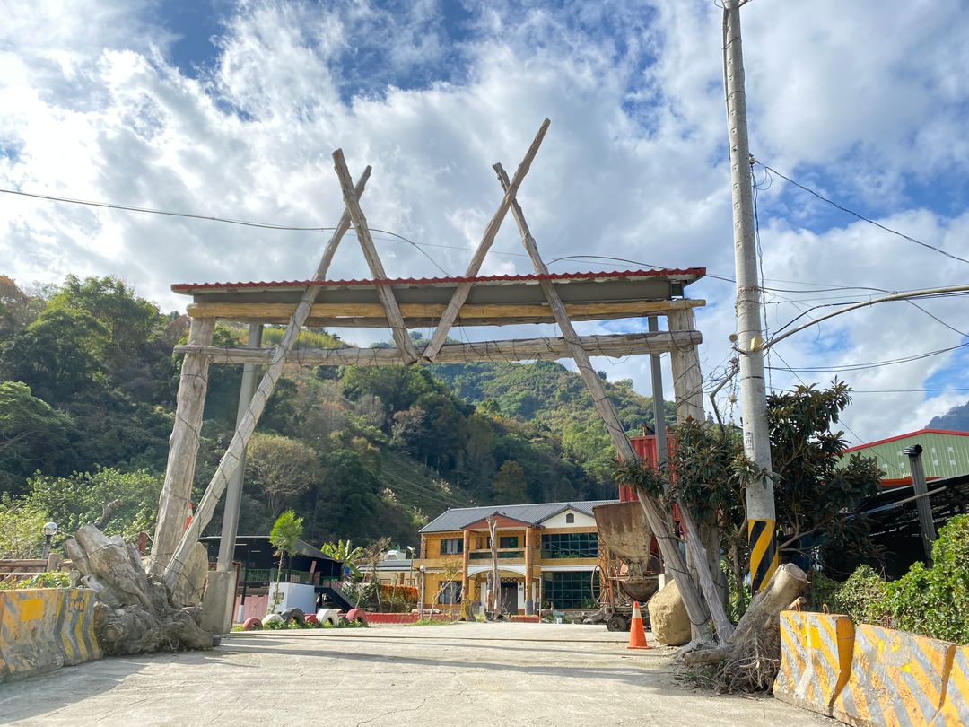 罗娜渡假山庄