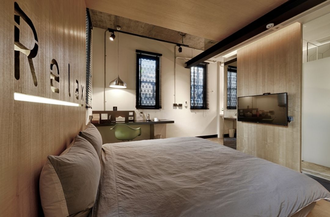 STABLE HOTEL