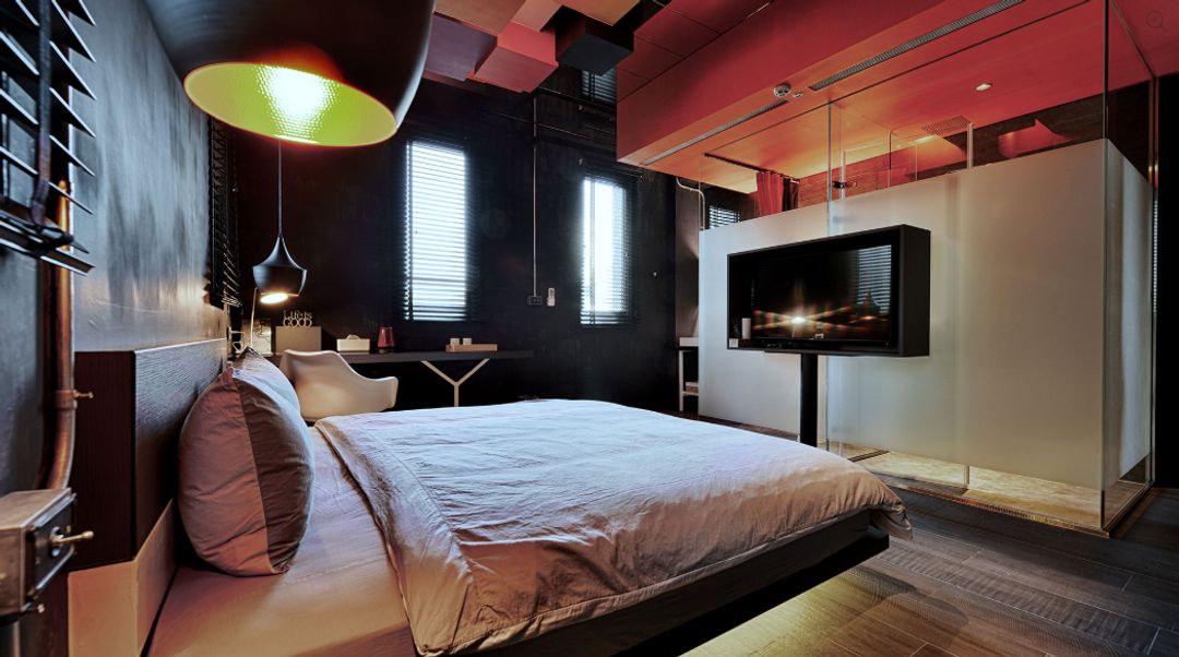 STABLE HOTEL