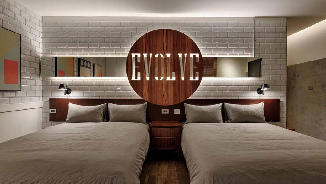STABLE HOTEL
