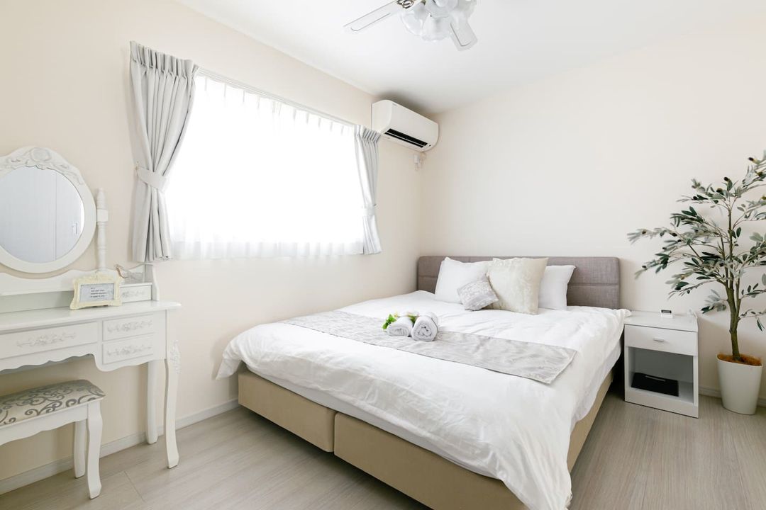 Queen size bed