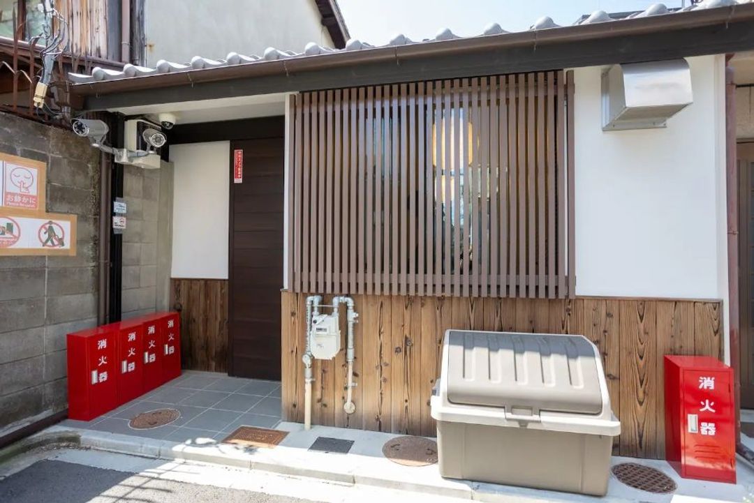 ENRAKU Guest house/FreeWiFi/Near JR Enmachi!