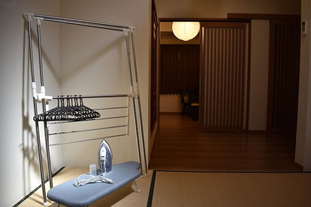ENRAKU Guest house/FreeWiFi/Near JR Enmachi!