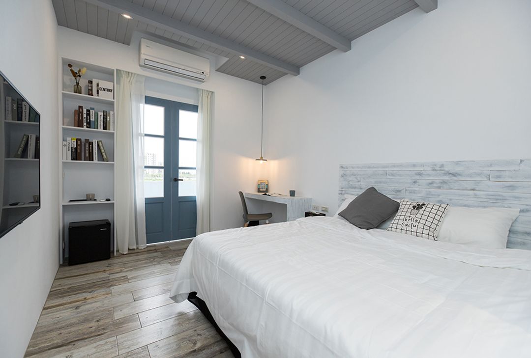 Blue White Bed and Breakfast