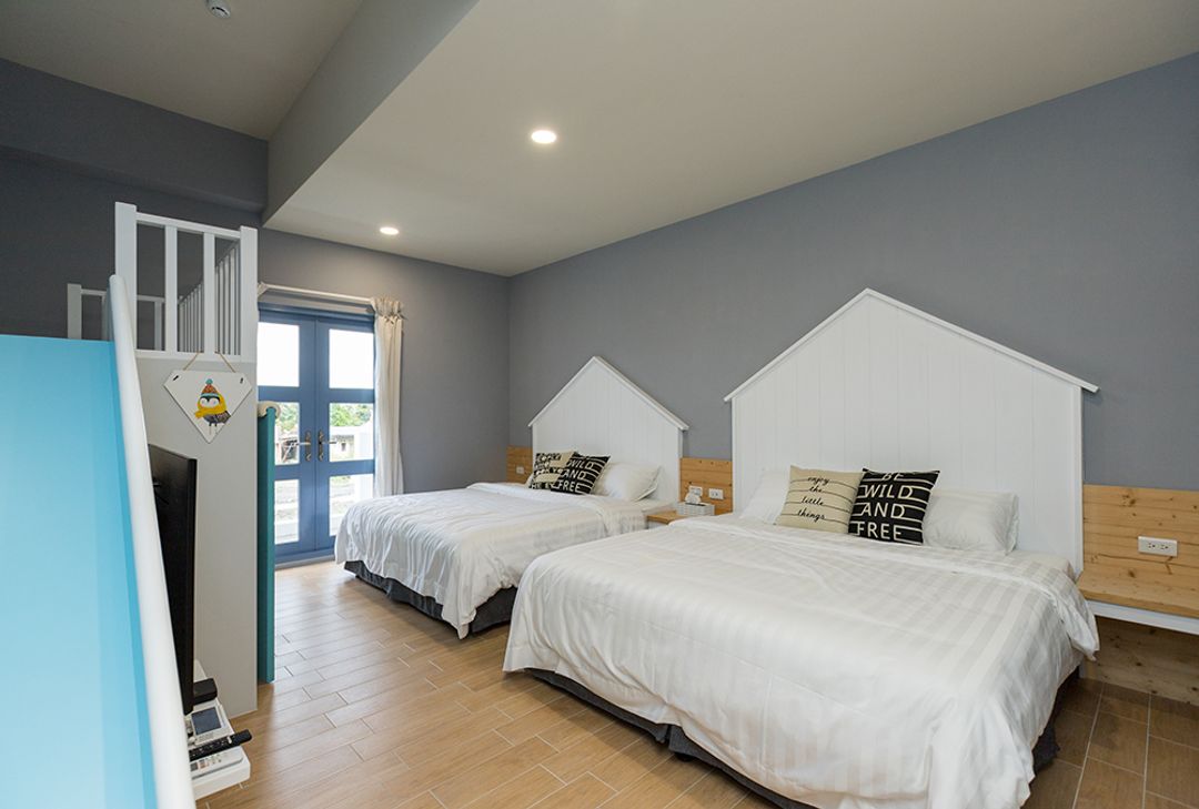 Blue White Bed and Breakfast