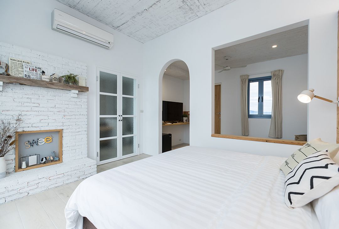 Blue White Bed and Breakfast
