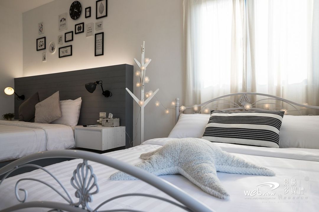 Blue White Bed and Breakfast