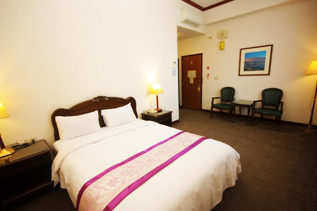 East Commercial Affairs Hotel-10