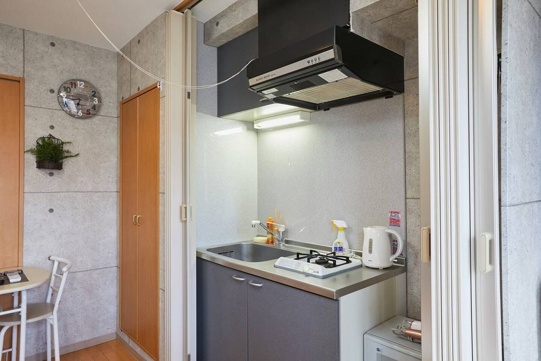 H104: Sangenjaya 2-chome Residence - Shibuya Station 2 stops