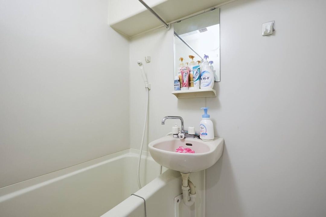 H104: Sangenjaya 2-chome Residence - Shibuya Station 2 stops
