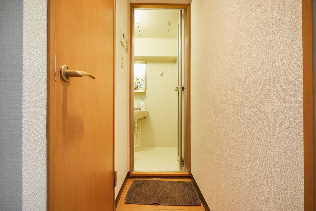 H104: Sangenjaya 2-chome Residence - Shibuya Station 2 stops