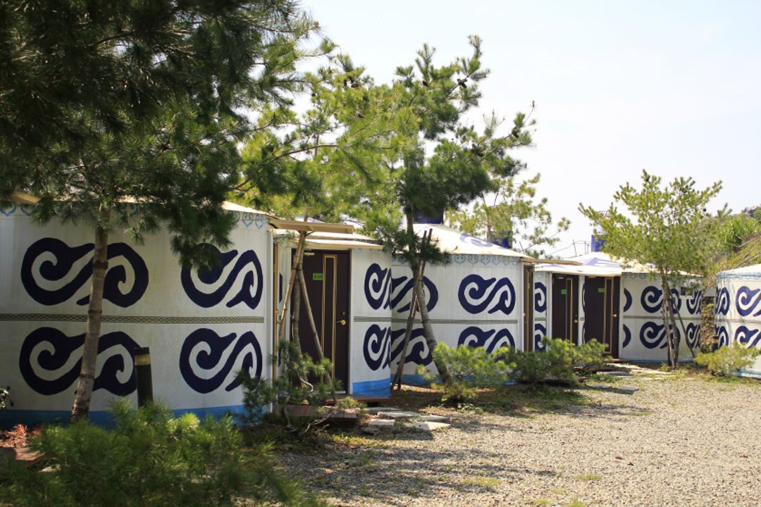 The best yurt accommodation in the stream-Cingjing-11