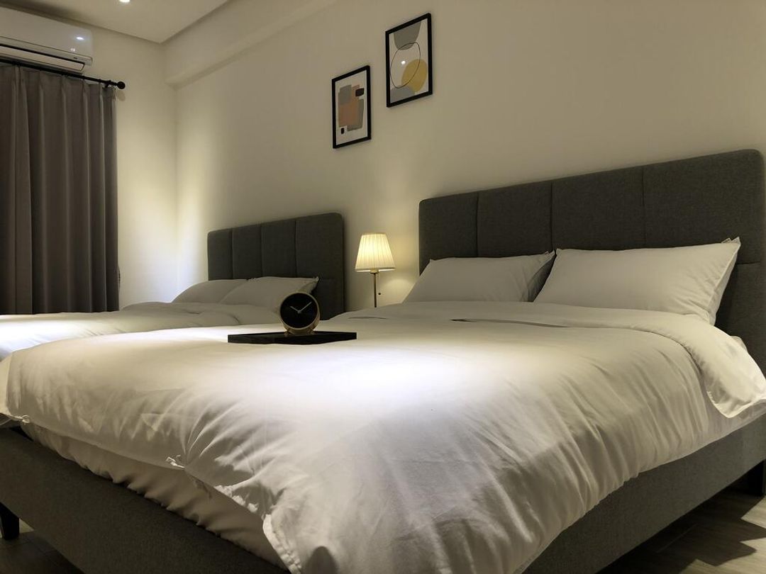 Single Eyelid Homestay