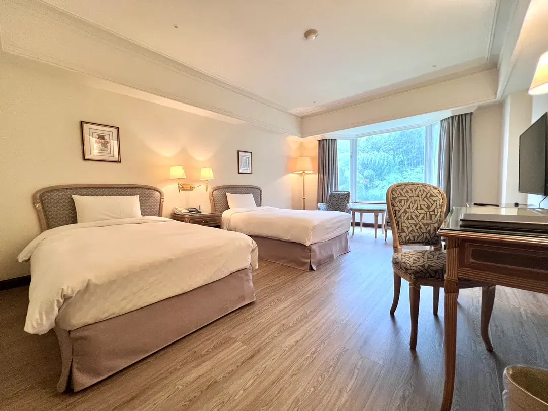 Le Midi Hotel