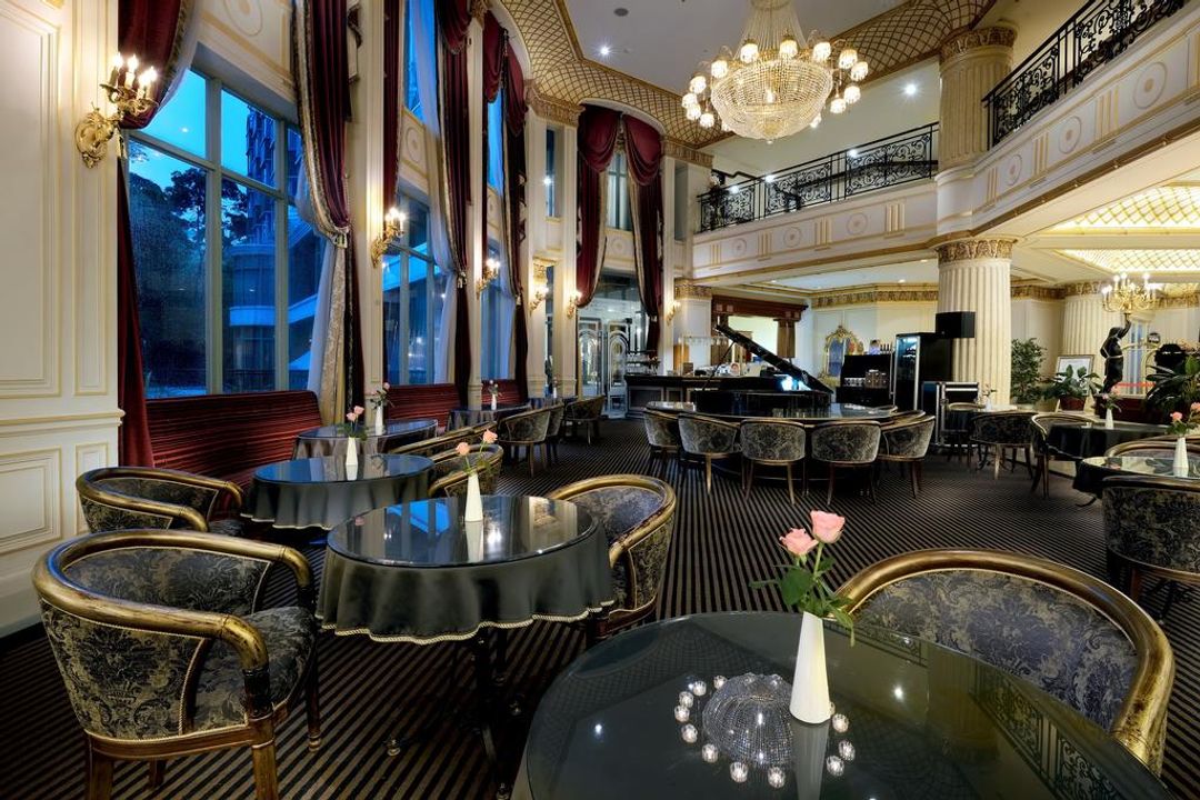 Le Midi Hotel