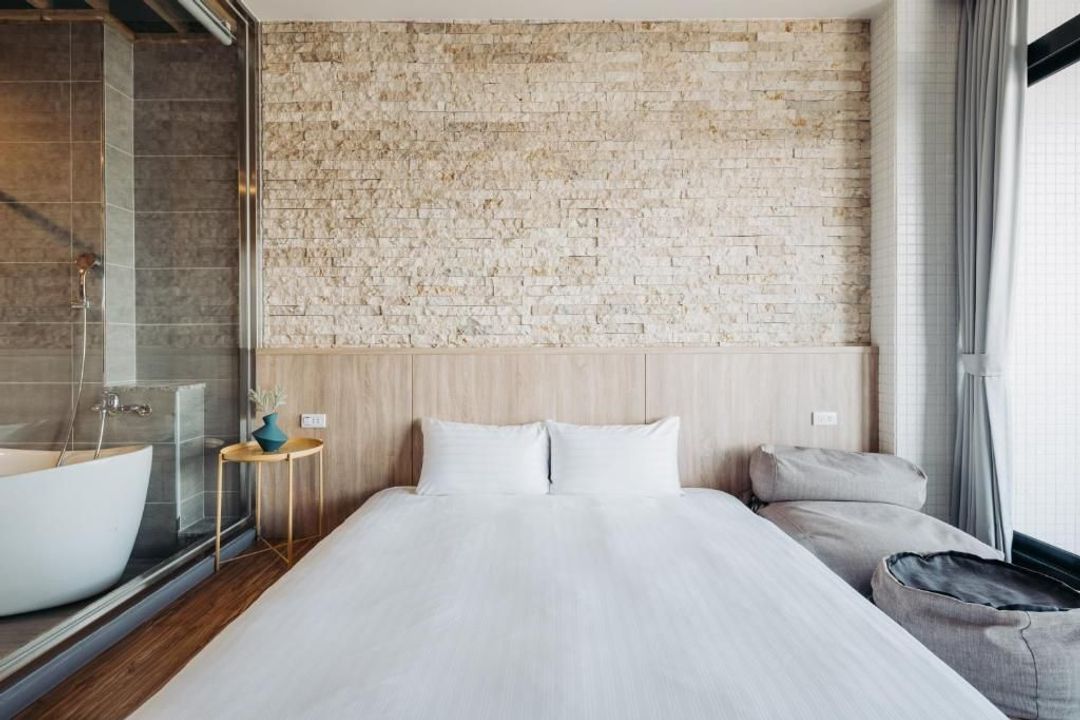 Meet Secret B&B-1