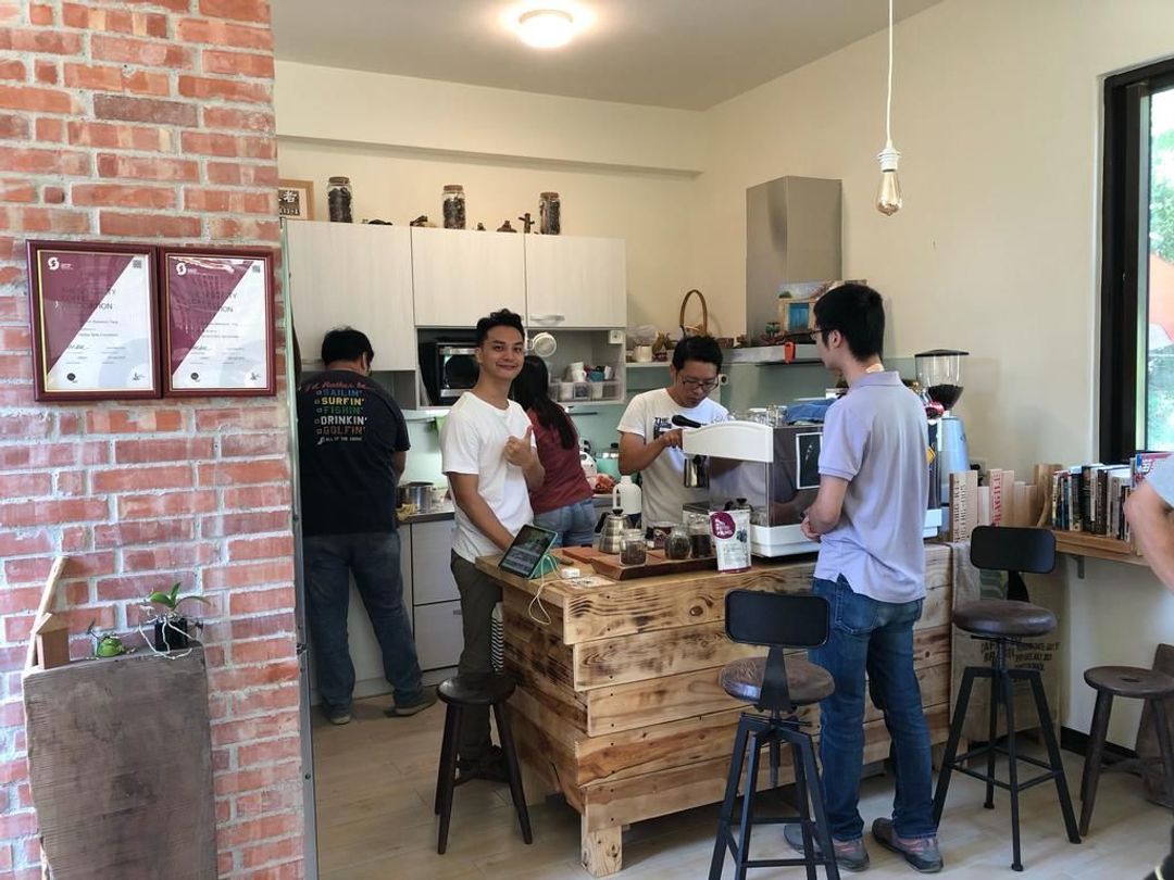 Tree House Cafe & Homestay
