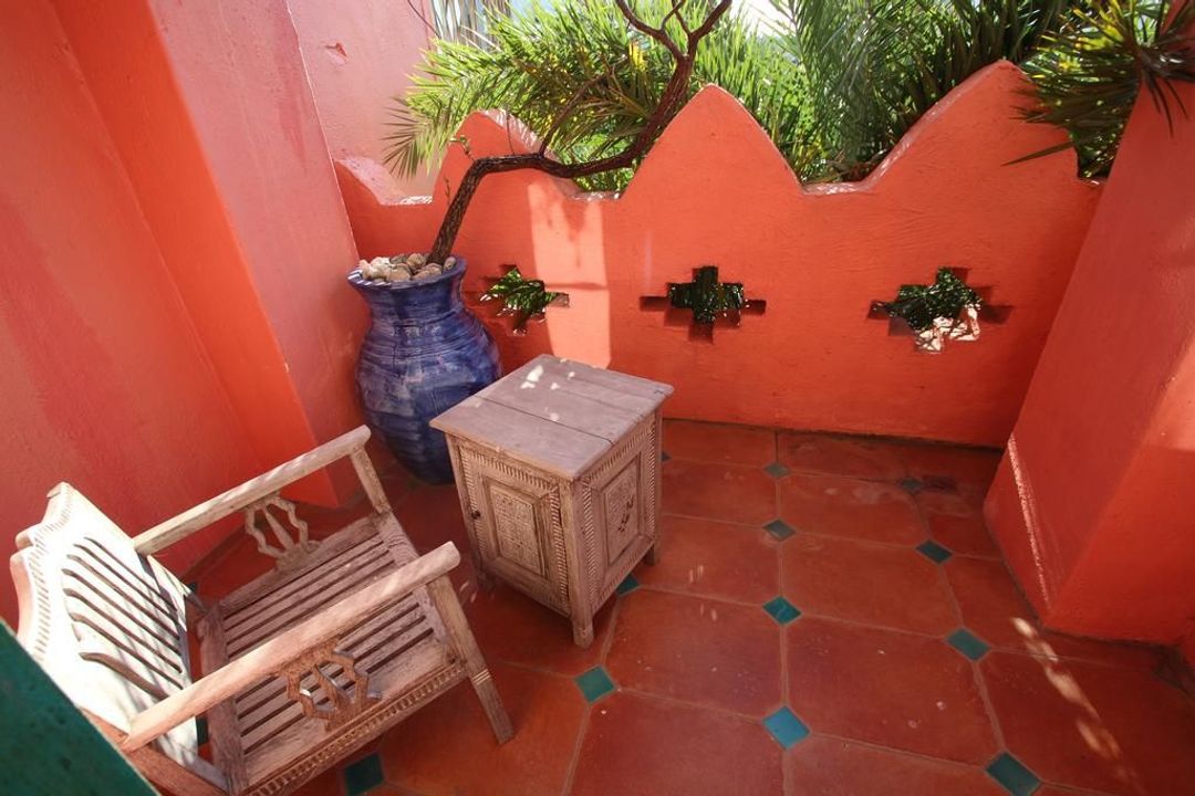 A Fei Surf Inn III-12