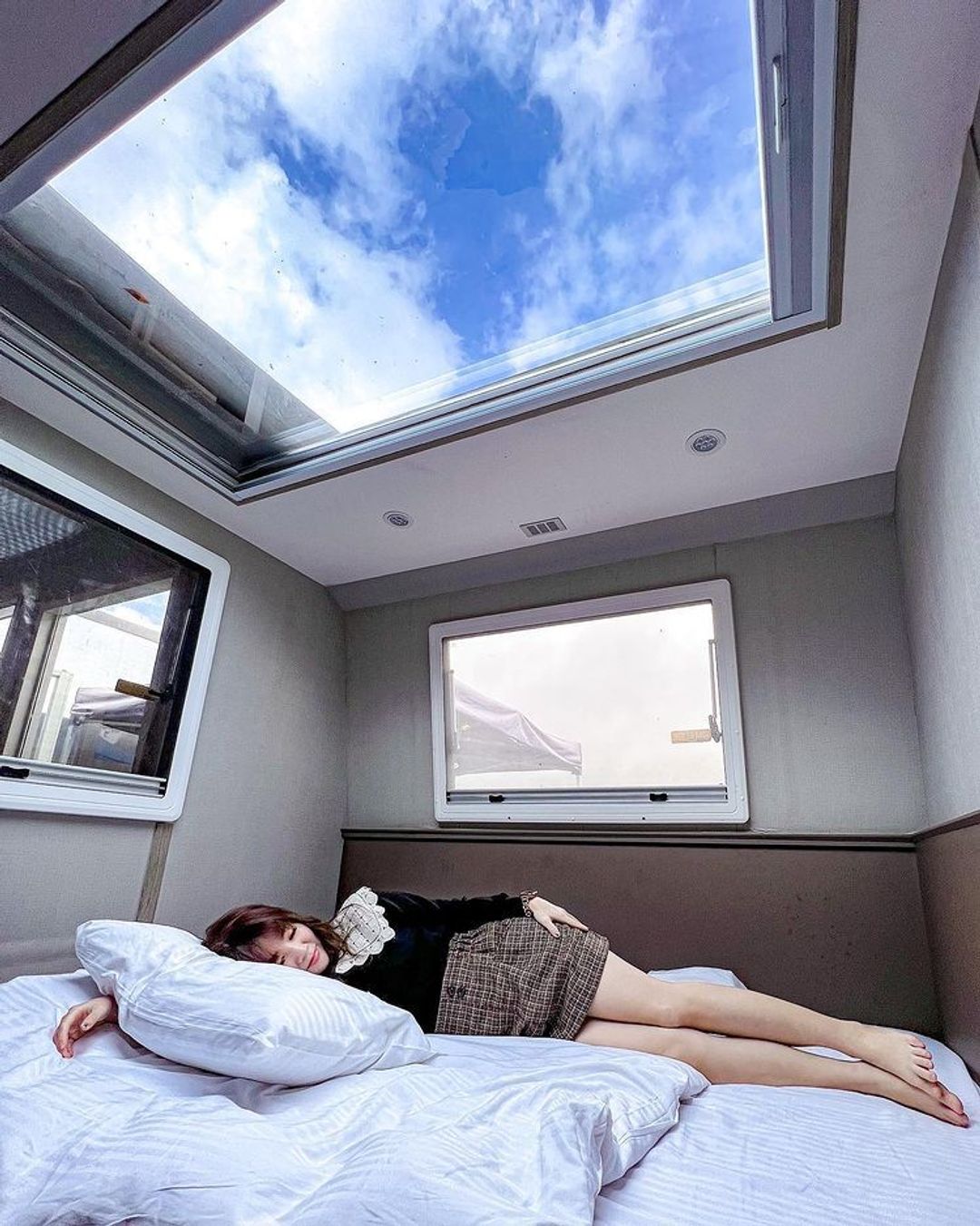 远山望月温泉露营区｜9/6前入住送$1199晚餐、美人汤屋、露营车