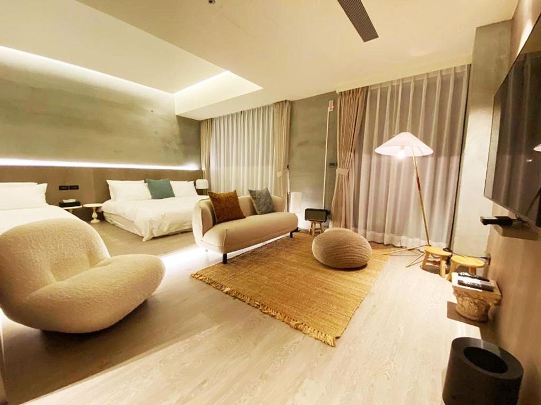 W house-1