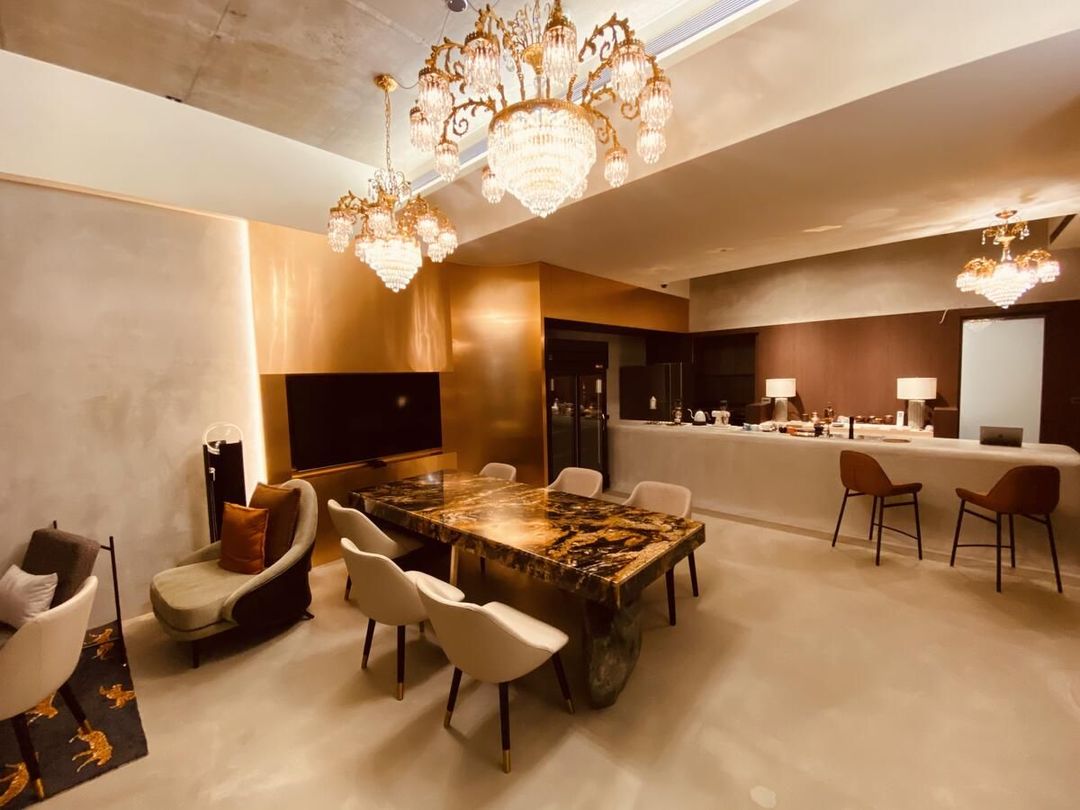 W house-8