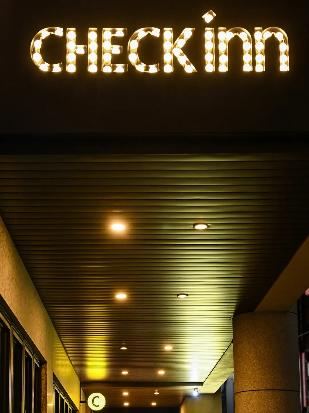 CHECK inn Taipei Main Station
