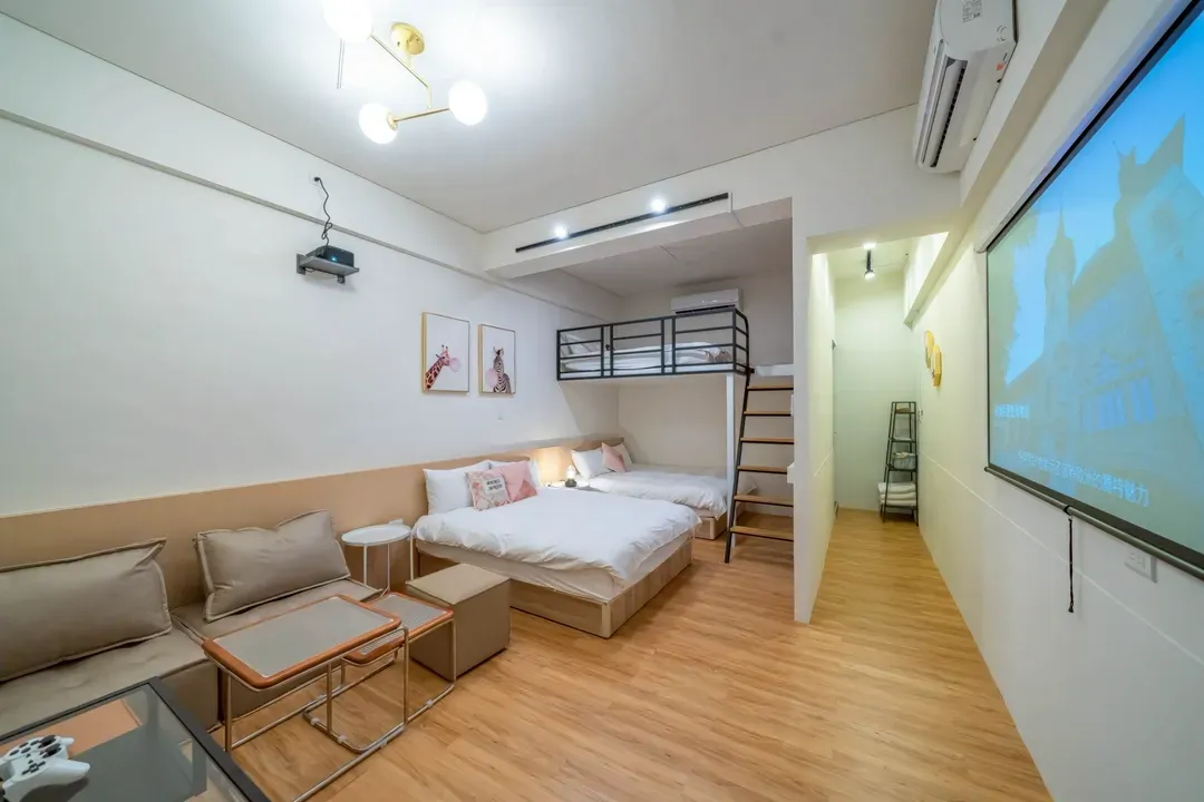 台南‧小日子｜邻近海安路/国华街商圈、设有浴缸房