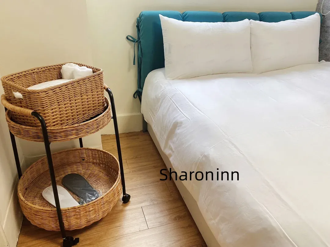 Sharon inn