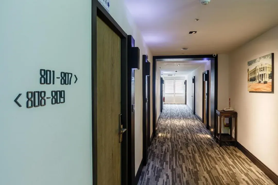 53 Hotel