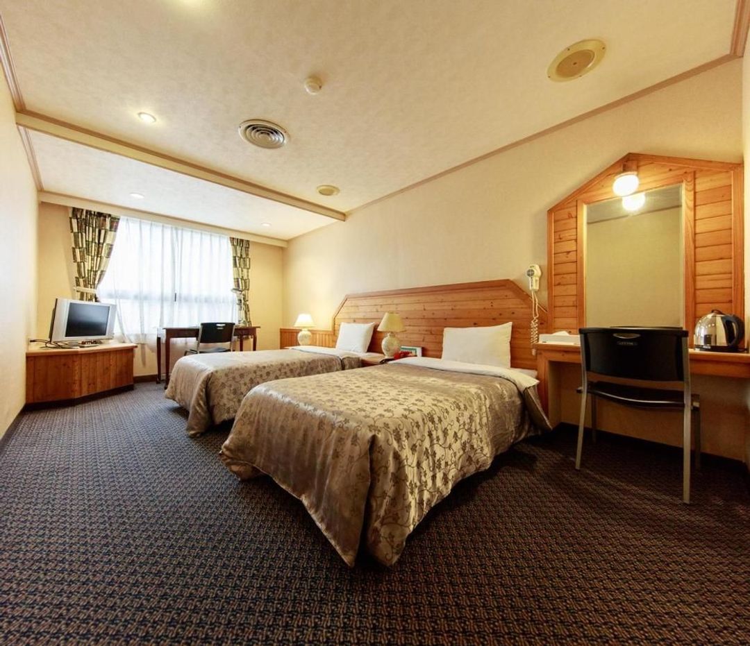 Chungli Business Hotel