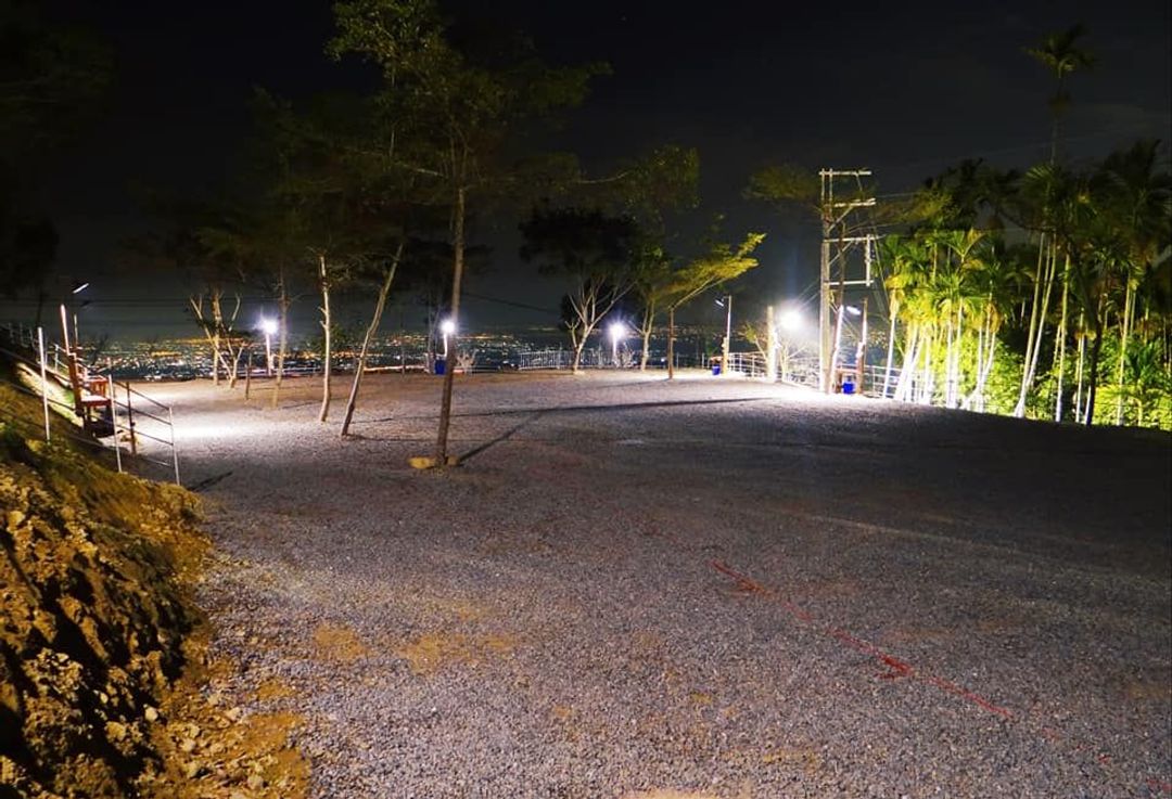 空中邊境露營區｜包區露營、星球帳、夜景套房、5間包棟、8間包場住宿、無敵百萬夜景、免費停車場、兒童遊戲區-9