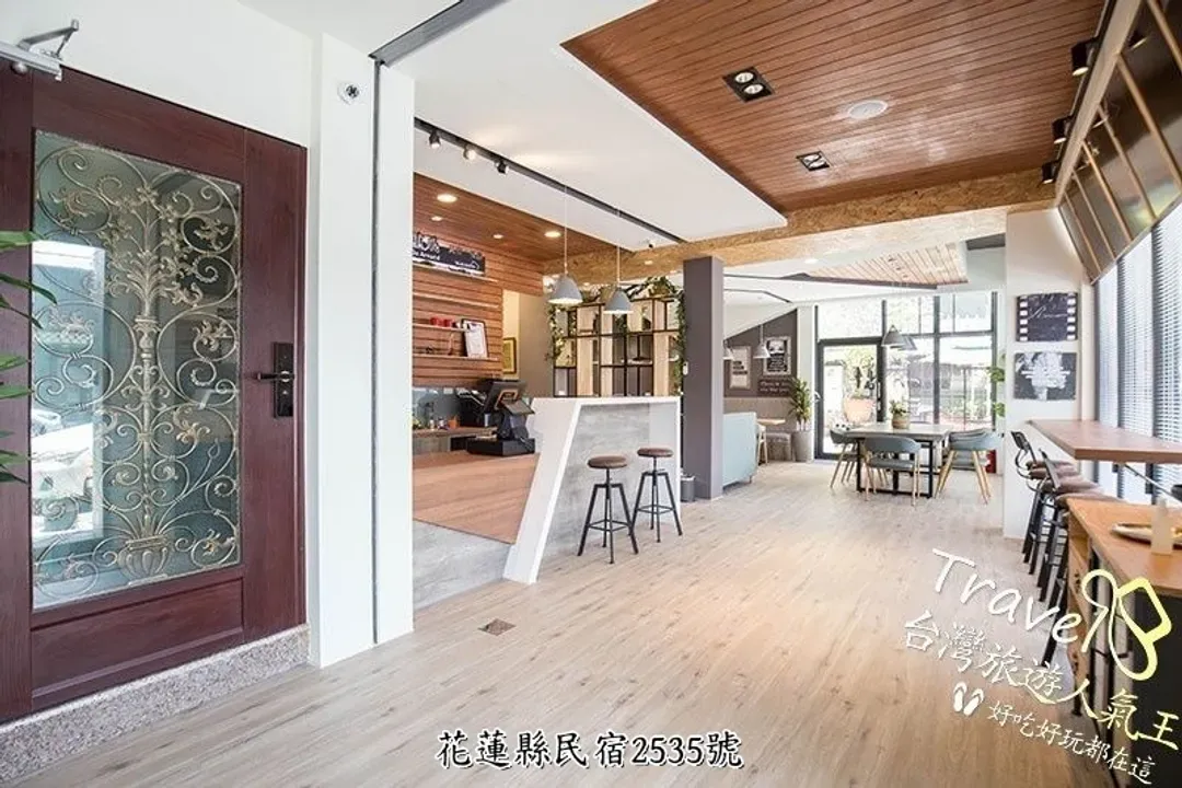 Chongfei/Go Around B&B & Restaurant