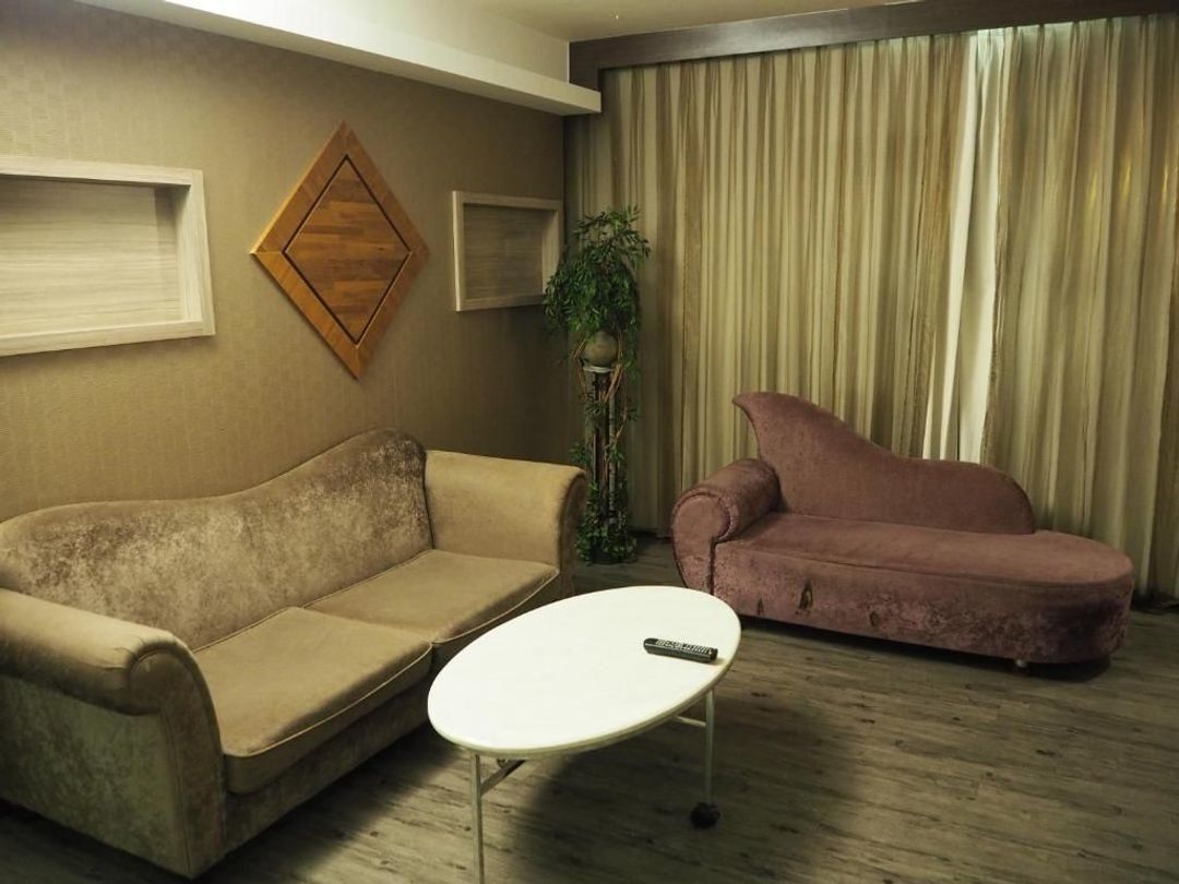 Riverside Love Pavilion Motel