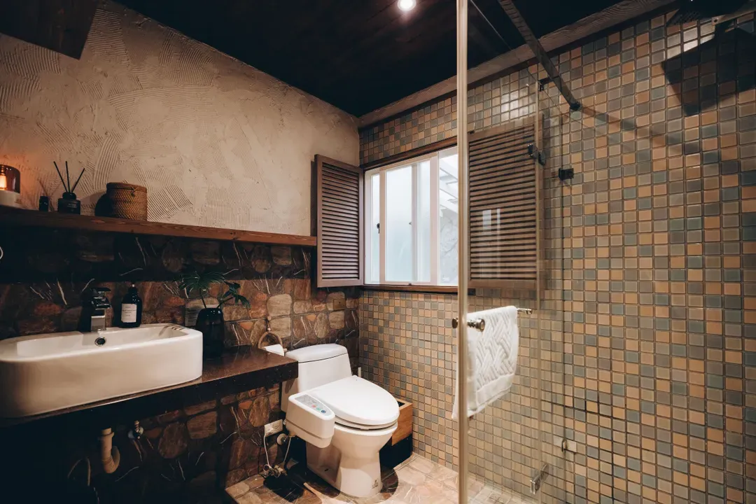 Twilight Moon  | Seaview Building B&B (2-12 people in a private building)
