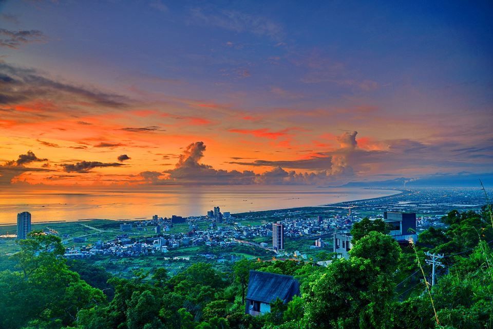 微笑灣休閒農場｜獨家8折起！無邊際泳池、百萬夜景、景觀露營車-9