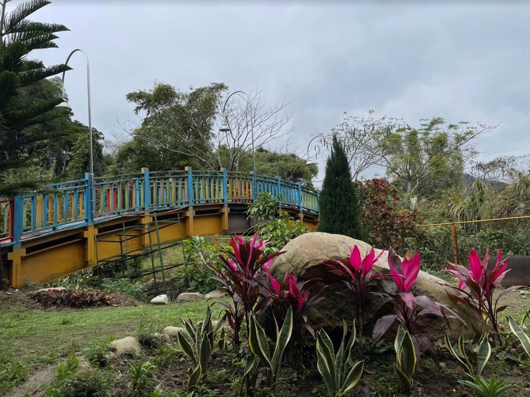 依杉林露營區｜彩虹雨棚營位！-2